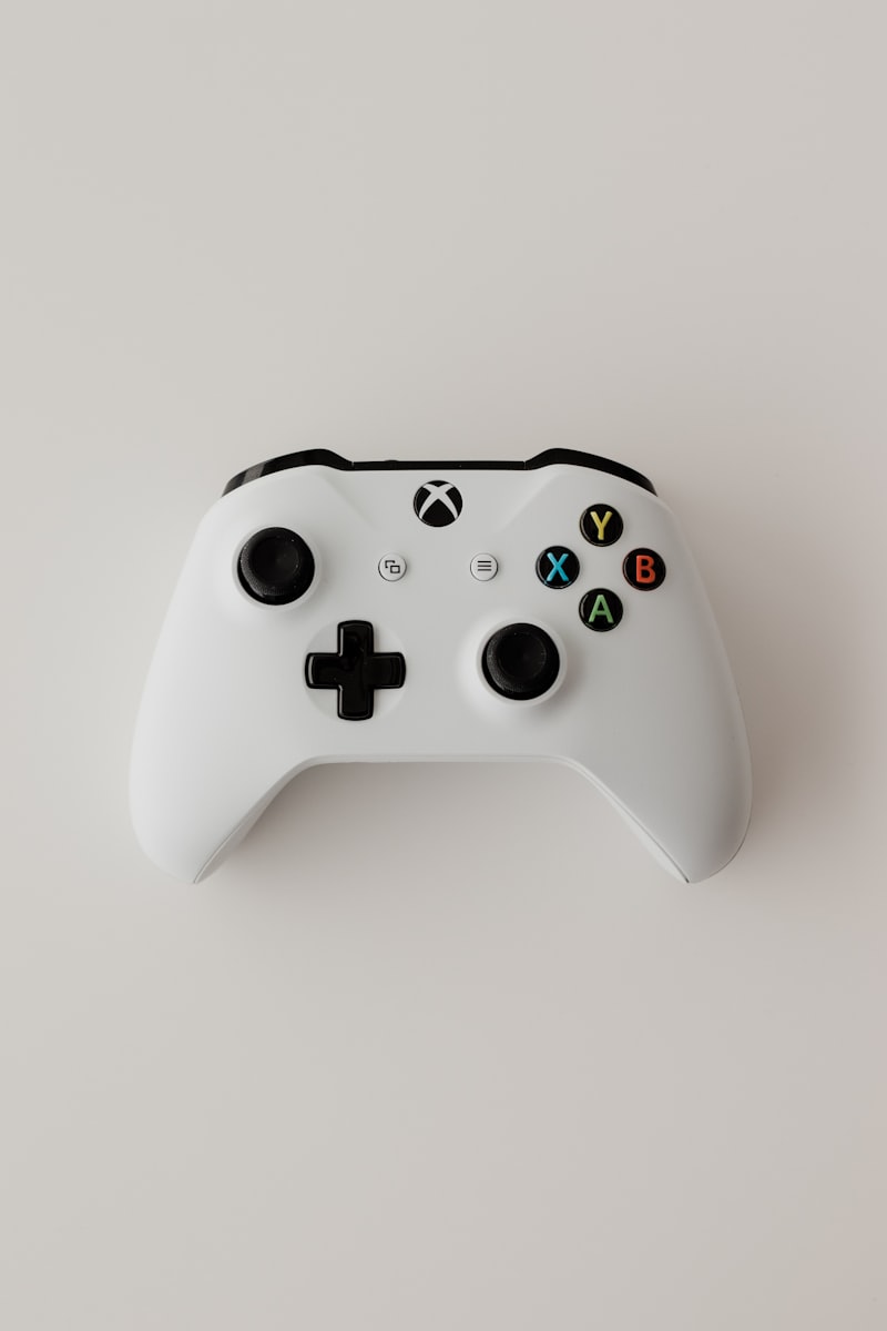 Leaked Xbox Elite Series 3 Controller Prototype Features Integrated OLED Touch Screen